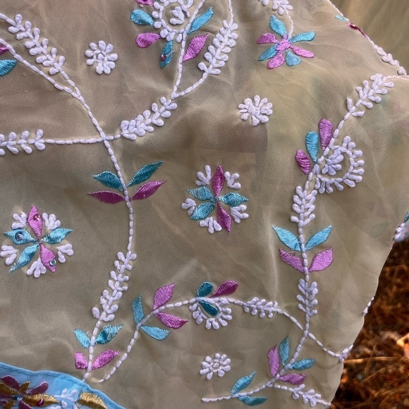 Handmade Dresses & Skirts - India wrap with border, embroidered front panel, lots of fabric for saree